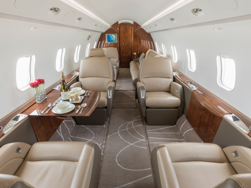 Three Key Features That Make the Challenger 300 Jet Stand Out to Private&nbsp;Buyers
